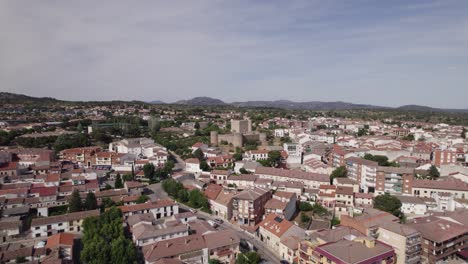 Castillo-De-La-Coracera,-Medieval-Castle-In-San-Martín-De-Valdeiglesias,-Spain