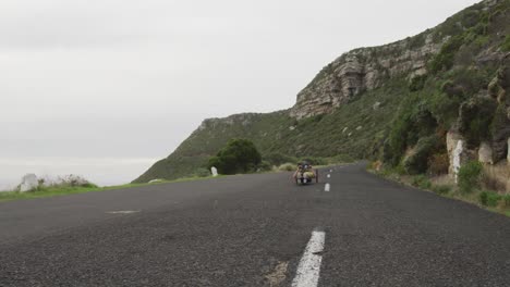 Hombre-Discapacitado-Montando-Una-Bicicleta-Reclinada