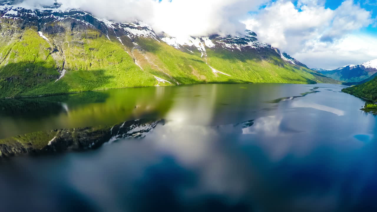 imágenes aéreas de la hermosa naturaleza de noruega.