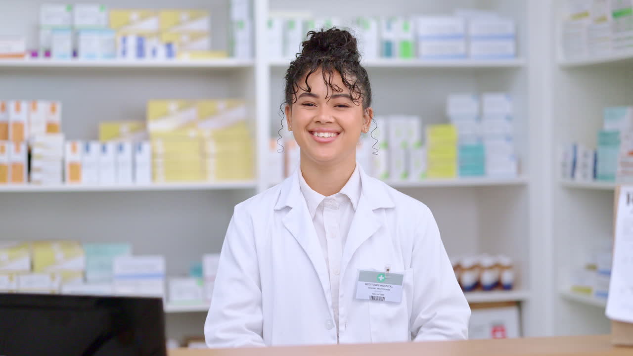 자신감 있고 자랑스러운 약사 의 초상화