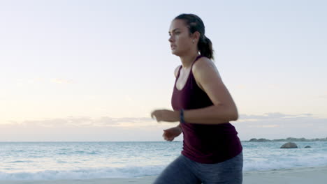 Fitness,-Bewegung-Oder-Laufen-Einer-Frau-In-Mexiko