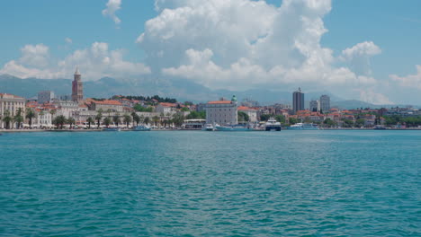 Split-promenade-with-palm-trees,-cathedral-and-cityscape