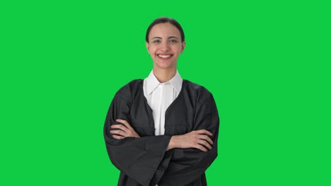 retrato de una feliz abogada india pantalla verde
