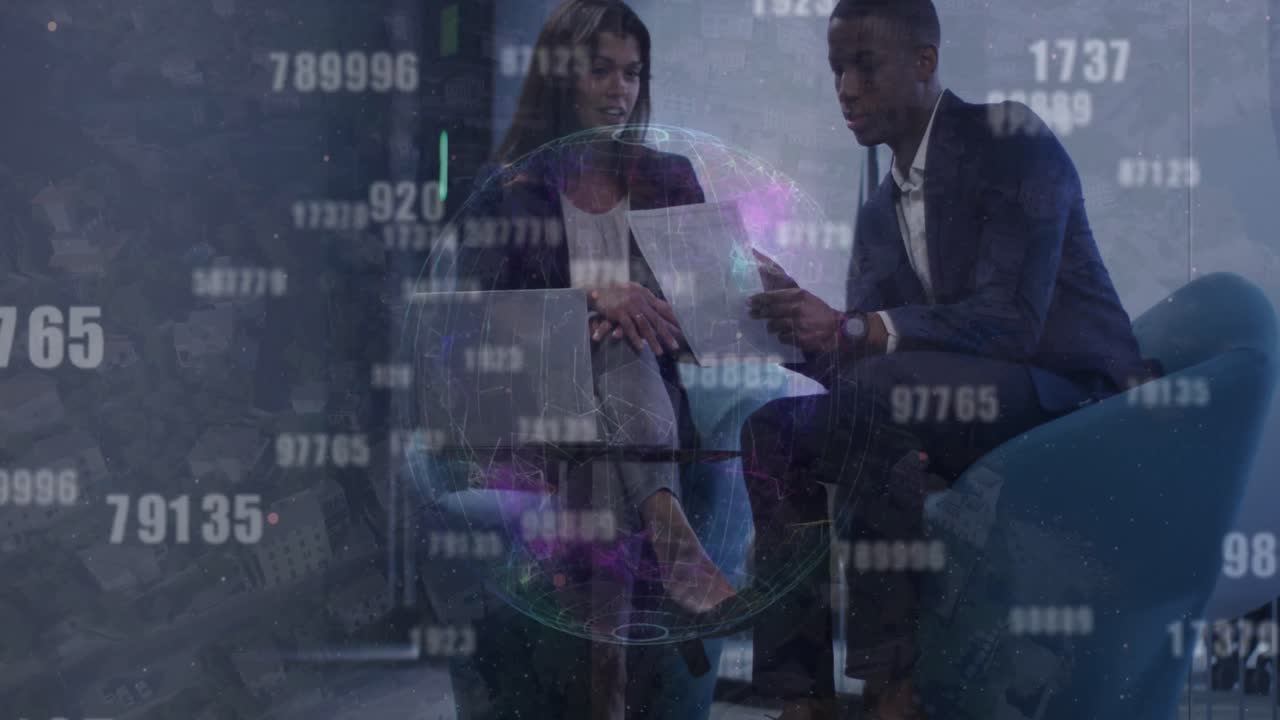 Animação do processamento de dados financeiros sobre diversas pessoas de negócios trabalhando no escritório