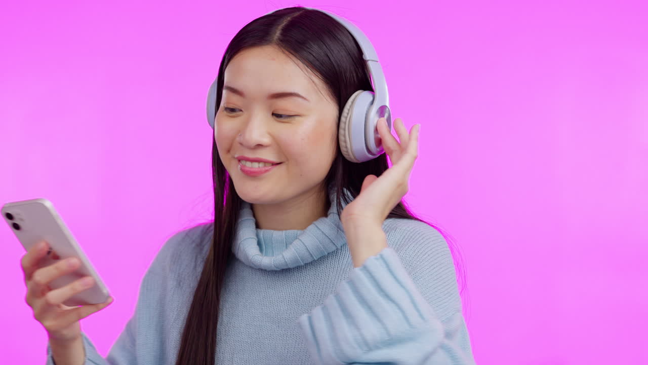 음악, 춤, 그리고 아시아 여성과의 전화