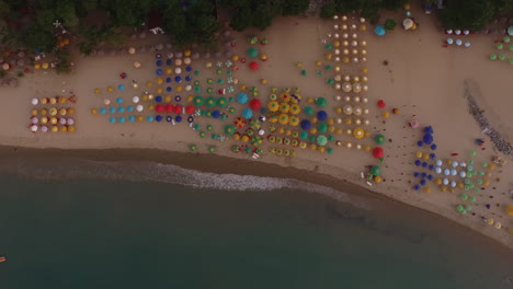 Imágenes-Aéreas-De-La-Playa-De-Beira-Mar-En-Fortaleza,-Ceará,-Brasil