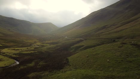 Epic-scenes-in-the-Lake-District-of-the-light-trying-to-break-through-the-clouds