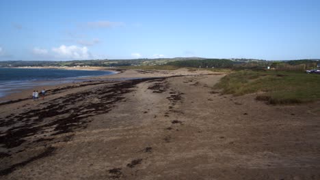 180-Degree-panning-shot-of-mounts-Bay-and-Marazion-beach