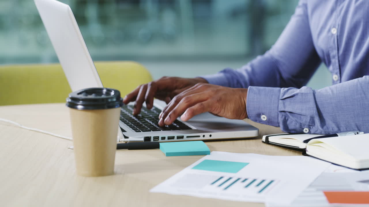 trabajando duro todos los días esa es la forma de hacer negocios