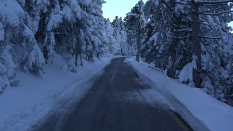 Camino-De-Montaña-En-La-Nieve---Filmado-En-Dji-Inspire-2-X7-Raw