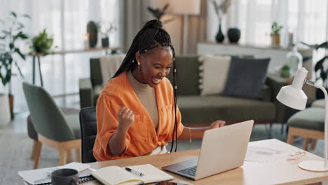 Mujer-Negra,-éxito-En-La-Oficina-En-Casa