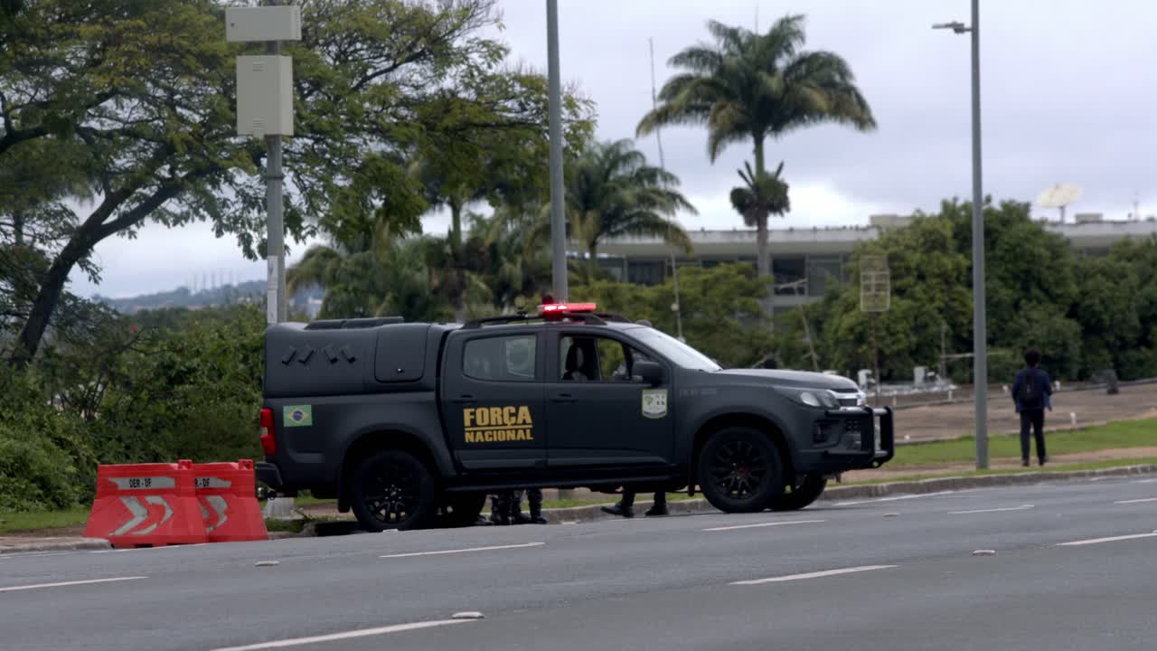 Authorities guard, investigate suspected attack, Brazilian Supreme Court