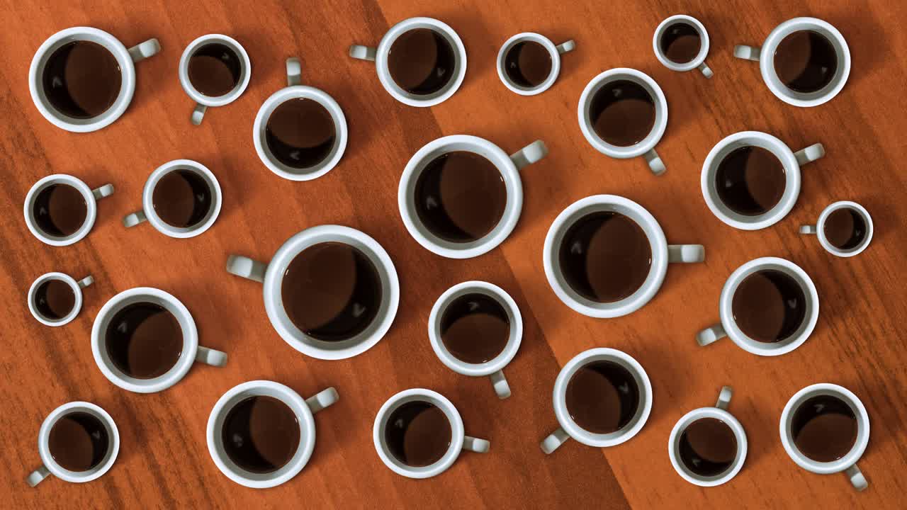 el café llena muchas tazas en la mesa.