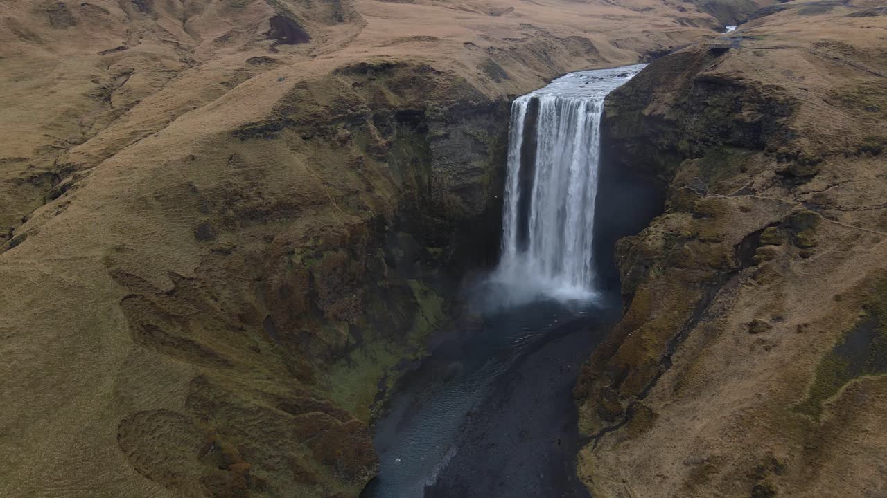 islandia cascada skogafoss drone aéreo 4.mp4
