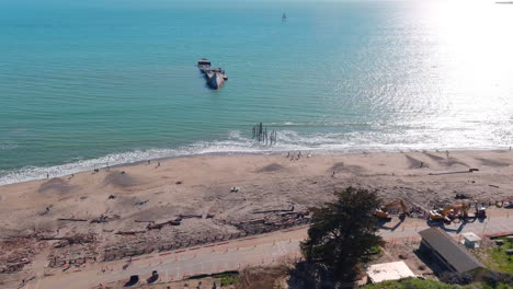 aerial del muelle seacliff roto en aptos, california, causado por una tormenta