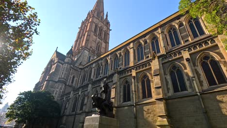 st. paul's cathedral exterior and statue view