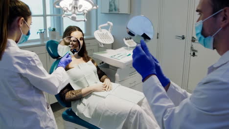 mona lisa at the dentist