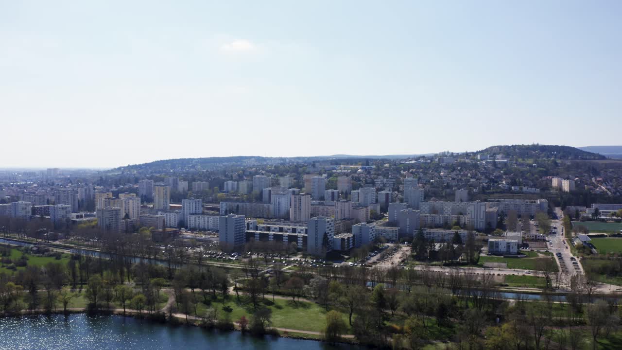 유럽의 도시를 통과하는 운하