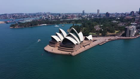 Sydney---Circling-the-Opera-House-Anti-Clockwise