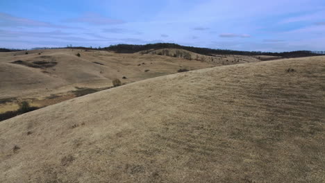 Drone-De-Montañas-Y-árboles-En-Hungría