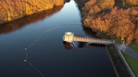 fresh water reservoir with plug hole