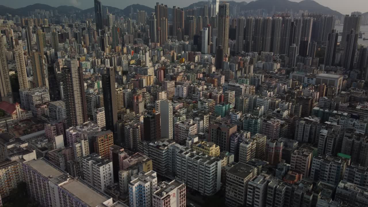 rascacielos revelan drone disparado sobre hong kong