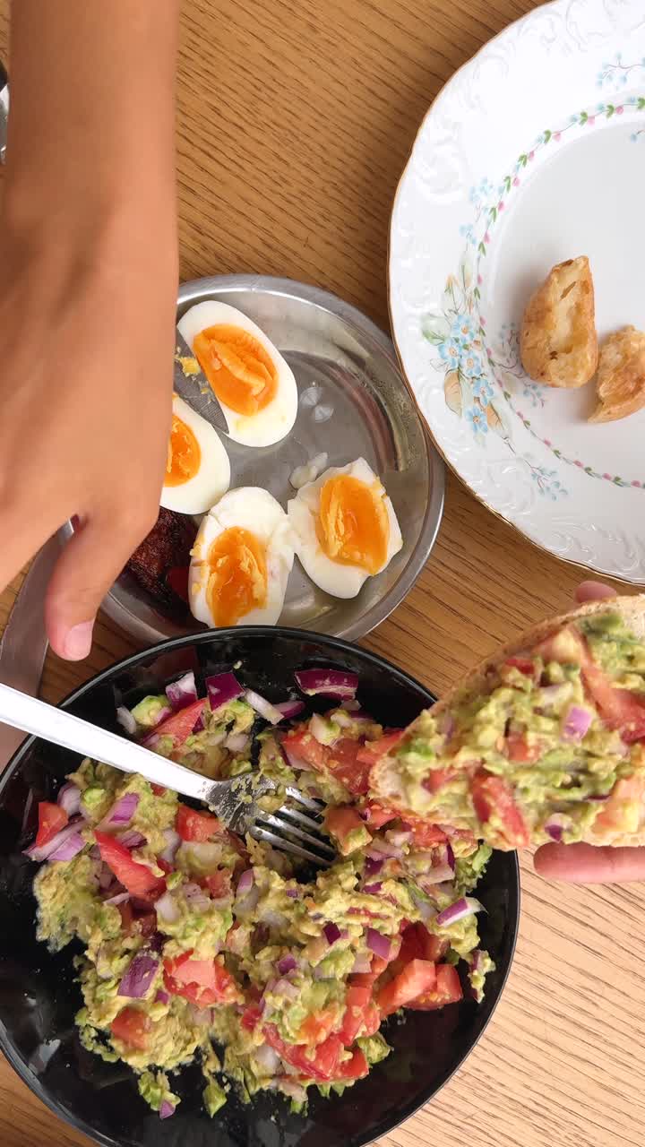 식탁에 있는 음식