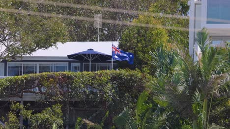 bandera australiana ondeando en la brisa