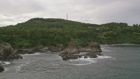 Discover-the-Hwanguji-swimming-pools-in-Jeju,-a-tranquil-oasis-of-leisure-and-beauty