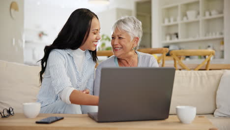 Frau,-ältere-Mutter-Und-Unterricht-Mit-Laptop-Fehler