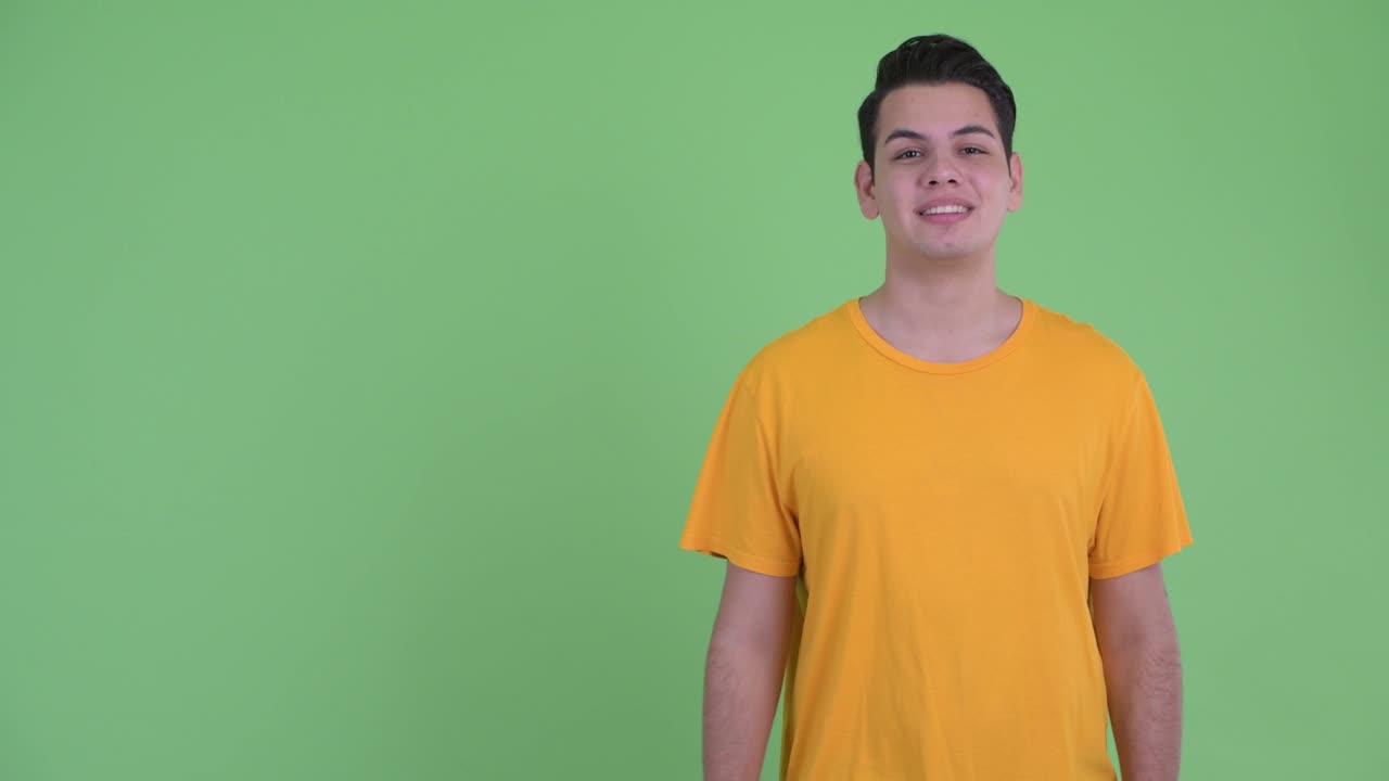 joven, guapo y multiétnico