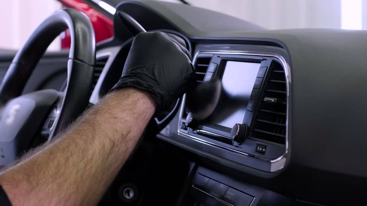 전문적인 자동차 청소. 샤워. 인테리어 세부 사항. 자동차 인테리어를 건조 청소 및 세부 사항; 깊은 좌석 청소; 자동차 세탁에서 거품을 는; 먼지에서 자동차 패널을 청소하는; 진공청소기