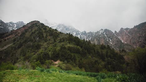 Gran-Chimgan-En-Las-Nubes