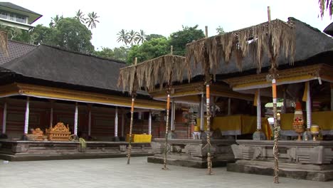 templo tirta empul, templo hindú del agua balinés, indonesia