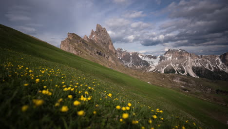 Seceda-Dolomitas-Val-Gardena-Timelapse-Día