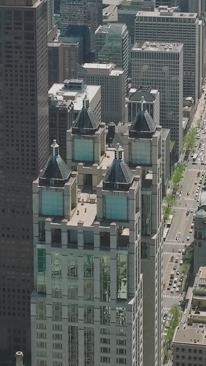 Vista aerea di Chicago che mostra i grattacieli e le vie della città