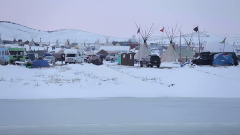 campamento de manifestantes en el campamento oceti de standing rock