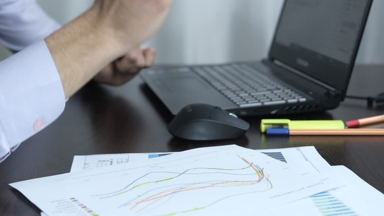 trabajando de acuerdo con el gráfico