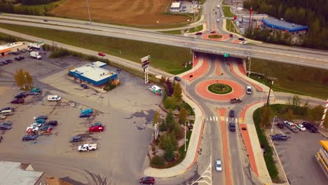 video de dron de 4k de santa claus lane a través del polo norte, alaksa durante el día de verano