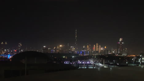 Ciudad-De-Dubai-Sumergida-En-El-Cielo-Nocturno-Emiratos-árabes-Unidos-4k