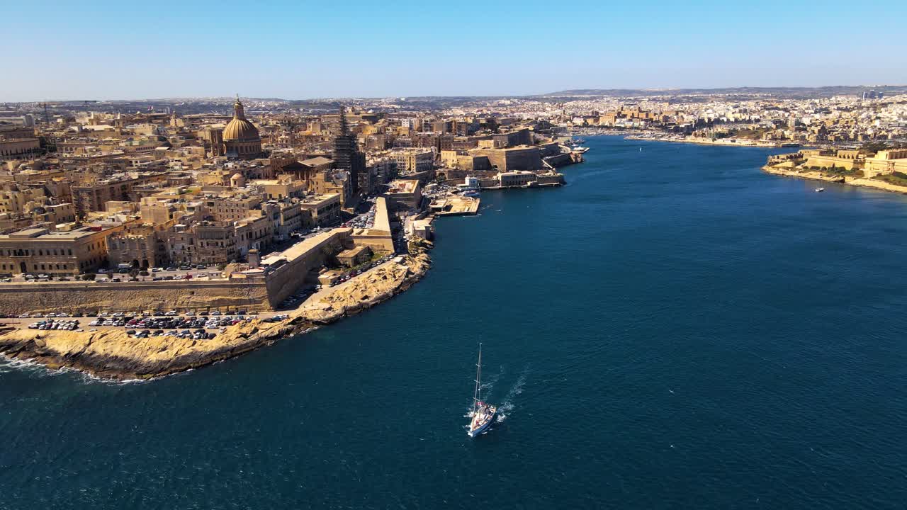 발레타, 몰타에서 항해 -4k 드론 샷