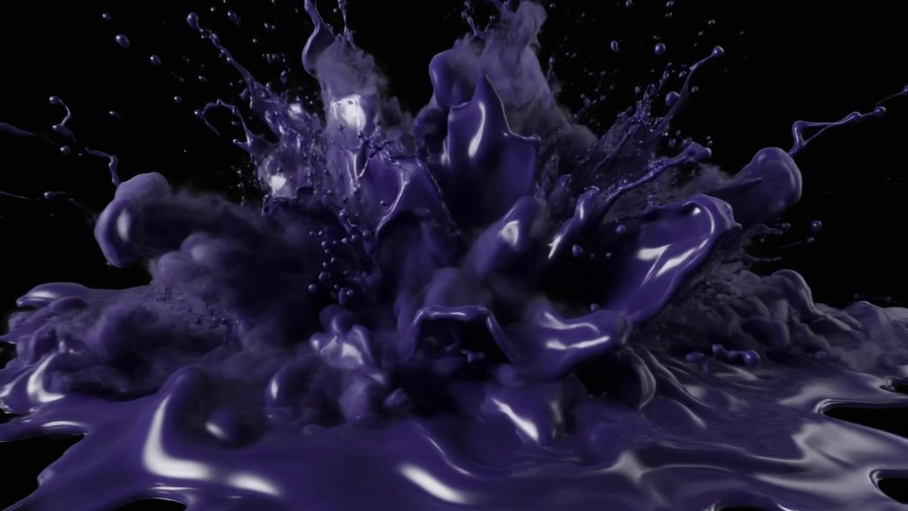 Liquido viola che schizza ed esplode in fumo su sfondo nero