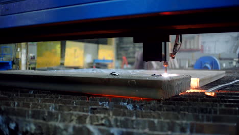 metal cutting process with plasma cutter