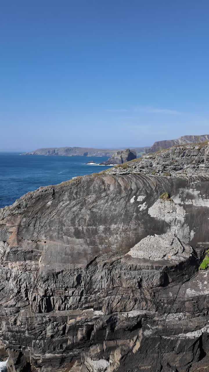 Dramatic Coastal Cliffs and Ocean Views