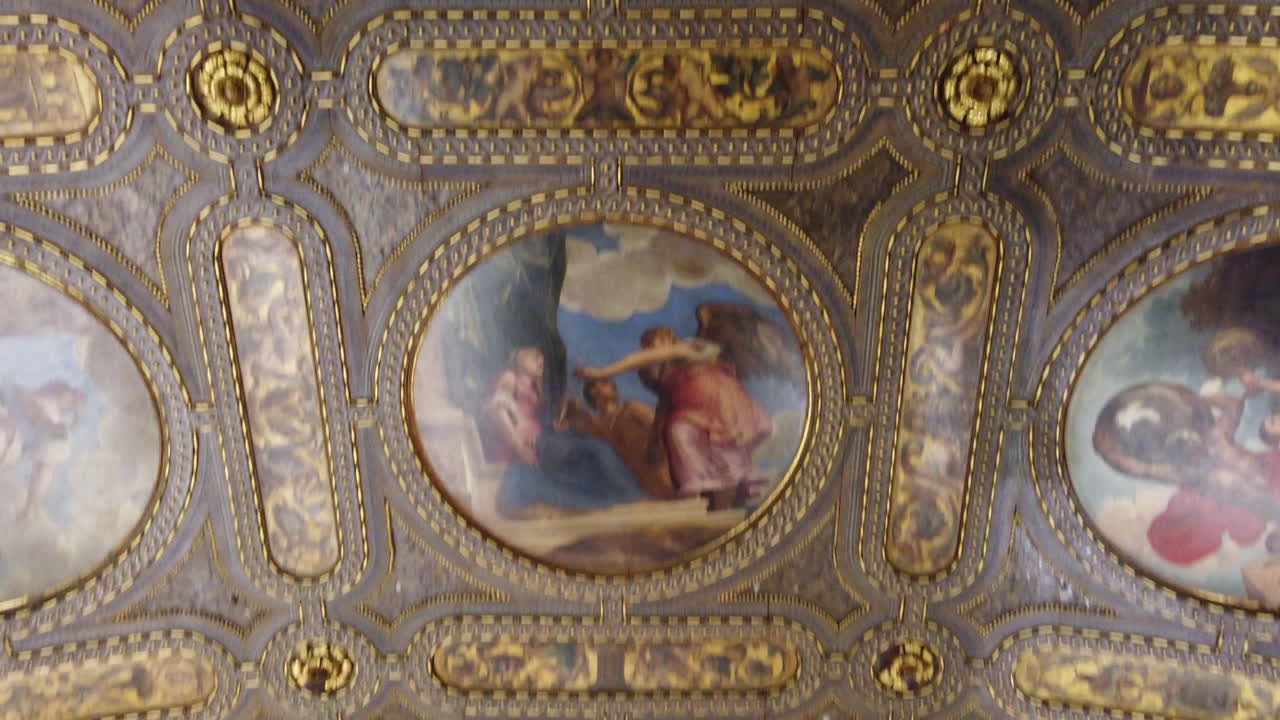 베니스, 교회 내부 전시, 4k, 59