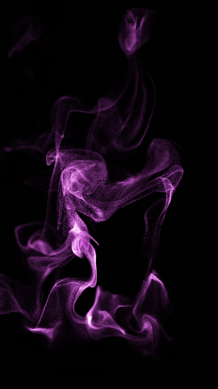 Scie astratte di fumo di particelle viola su sfondo nero