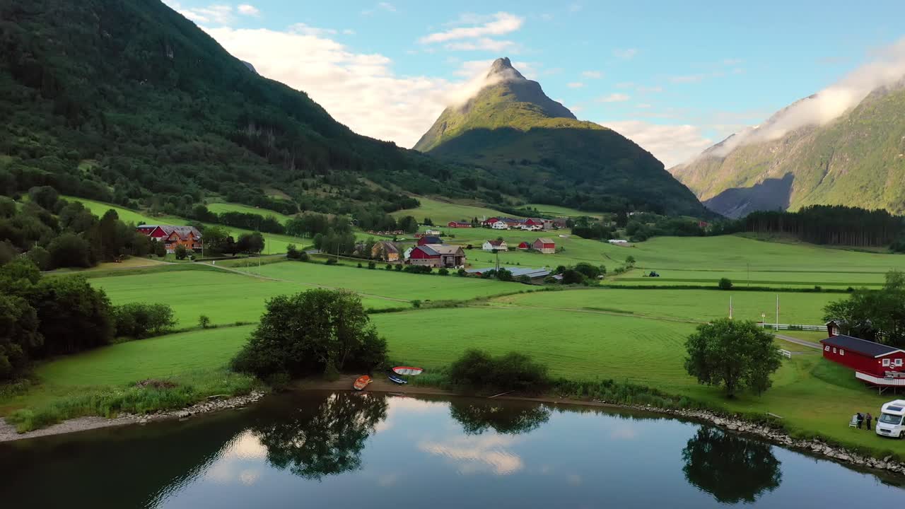 imágenes aéreas de la hermosa naturaleza de noruega