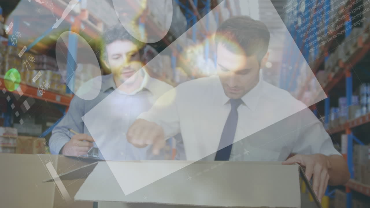 animación del procesamiento de datos financieros sobre las personas que trabajan en el almacén