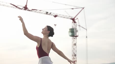 Carefree-young-dancer-outside-in-the-sun