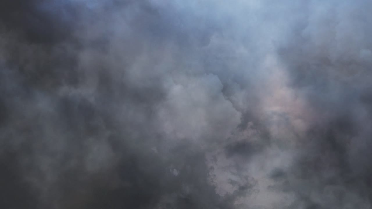 4K 雷雨の背景